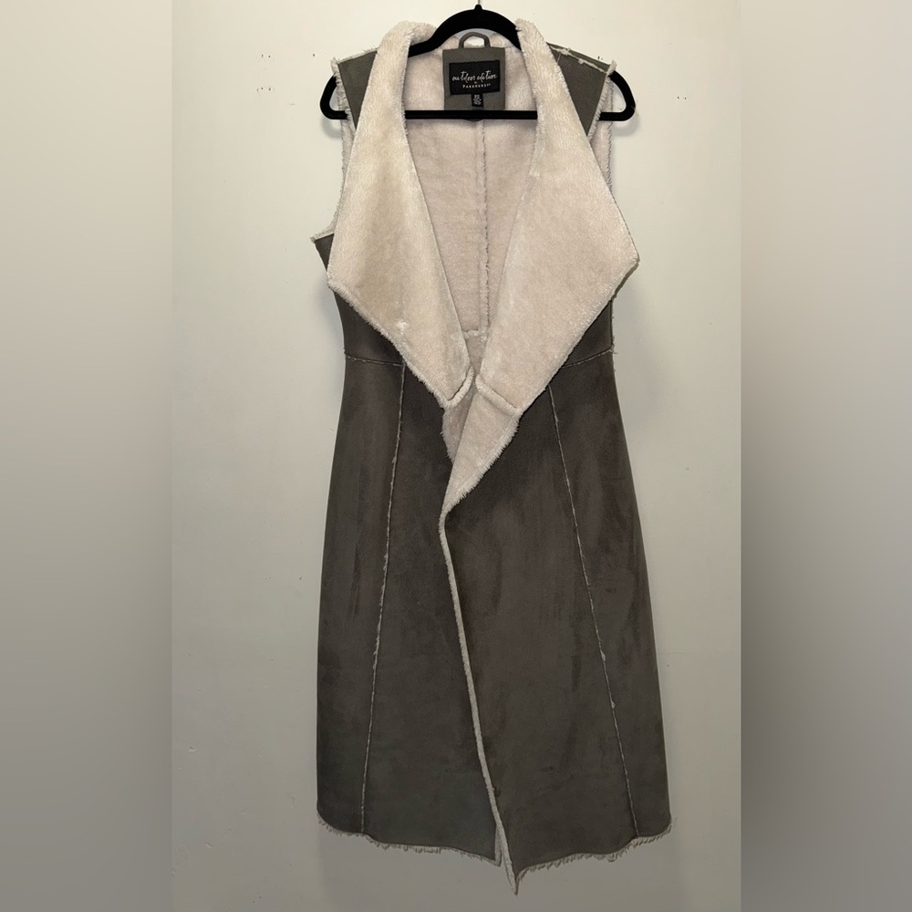 Parkhurst Gray and White Outdoor Edition Vest